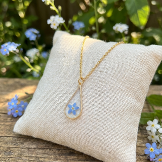 Bright Forget Me Not Waterdrop Necklace