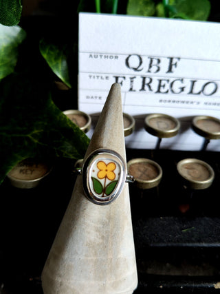 Broken Plates: Fireglow Collection - Yellow Daisy - Size N
