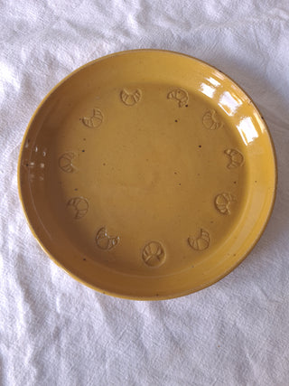 Croissant plate