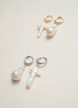 Nought & Cross Pearl Earrings