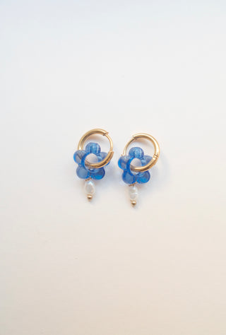 Roa Flower Pearl Hoops