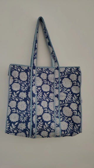 BLUE WHITE FLORAL TOTE
