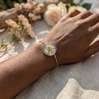 Daisy Framed Adjustable Bracelet