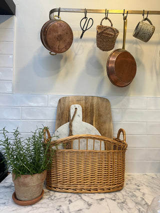 Farmhouse basket with round handles at each end