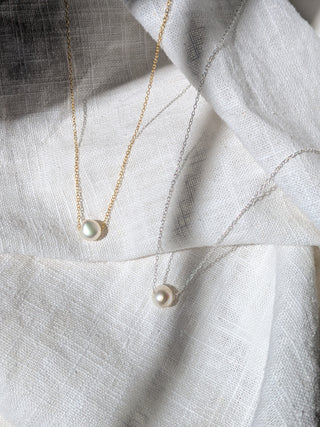 Ukana Floating Pearl Necklace - Silver