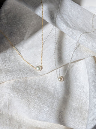 Ukana Floating Pearl Necklace - Silver