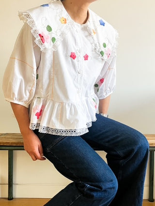 Frill Collar White Applique Blouse