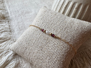 Garnet and freshwater pearl bracelet