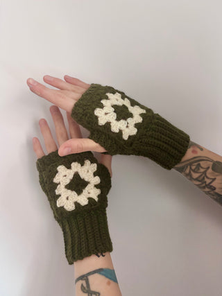 Merino Wool Gloves - Khaki and Cream