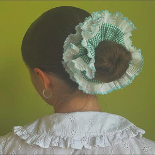 Minty Plisse Scrunchie