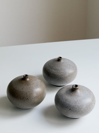 PEBBLE POT