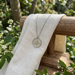 Queen Anne’s Lace Necklace with Pearl