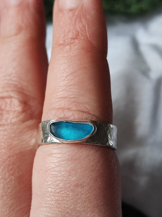 Sea Glass Ring - Hammered Band Size T