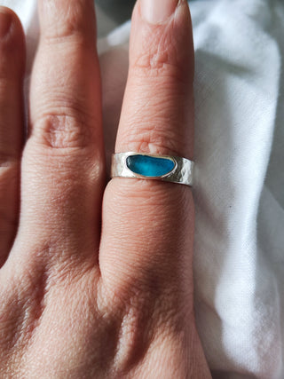 Sea Glass Ring - Hammered Band Size T