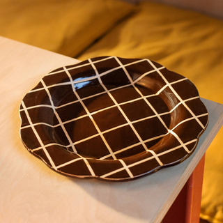 Brown Grid Flower Plate