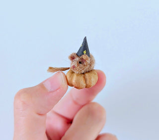 Halloweenie - needle felt wizard/witch mouse