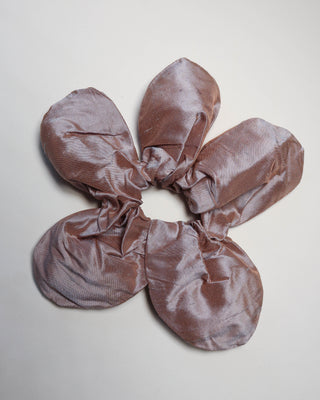 Flower scrunchie - Grey Silk