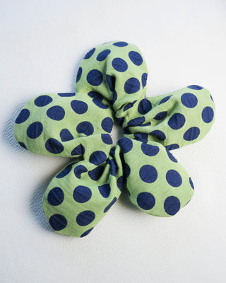 Flower scrunchie - Polka blue on green