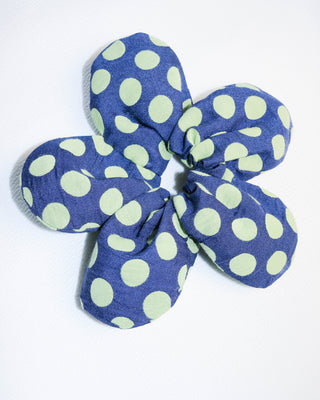 Flower scrunchie - Polka green on blue