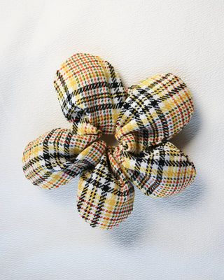 Flower scrunchie - Yellow tartan