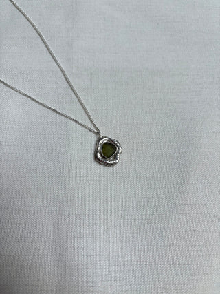 Green organic shape necklace