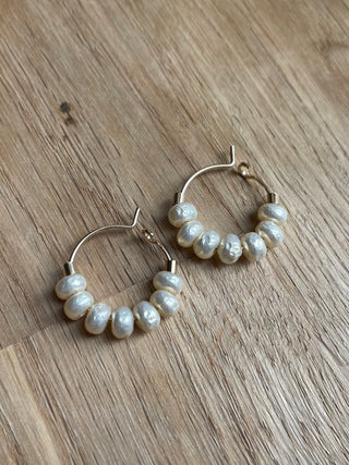 Mini big beaded gold hoops - pearl