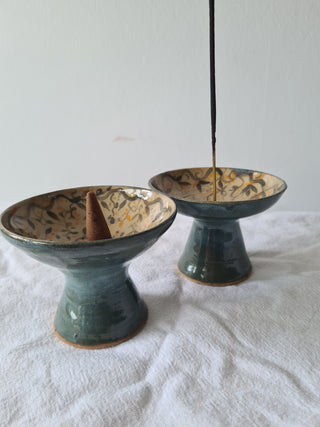 Pedestal incense dishes