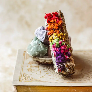 White Sage & 7 Chakra Petals Smudge Stick